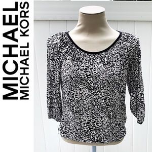 MK scoop neck black & white shirt EUC Michael Kors